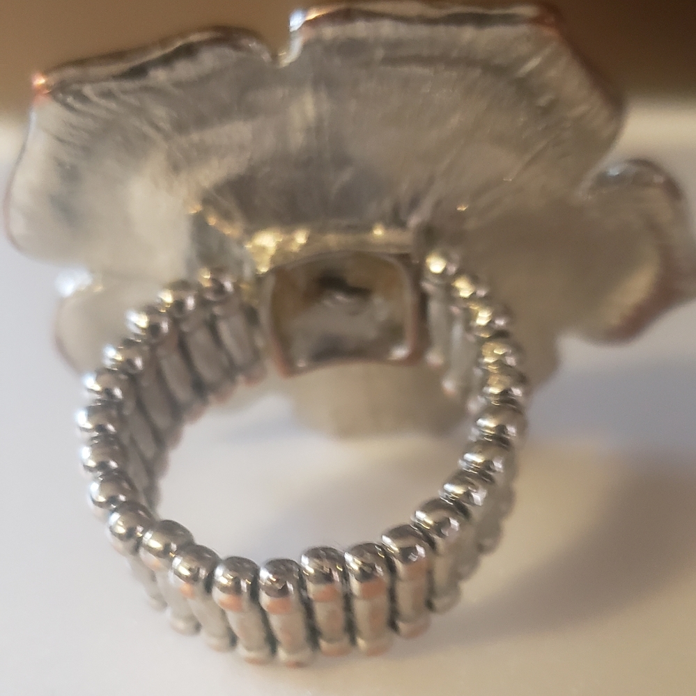 Flower Ring - Picture 2 of 4